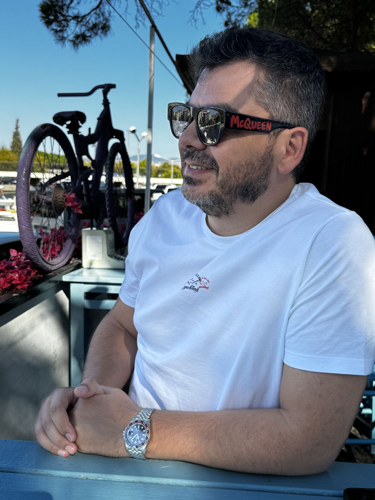 Yusuf Çetin — Marina'da çekilmiş portre fotoğraf